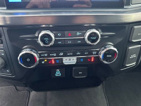 Used 2025 Ford F350 Lariat w/ Camper Package image 18