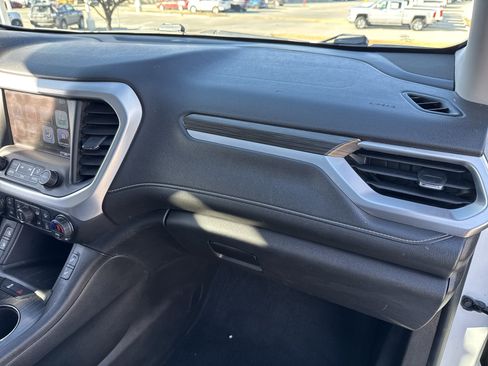 Used 2018 GMC Acadia SLT image 21