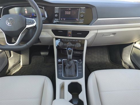 Used 2024 Volkswagen Jetta SE image 25