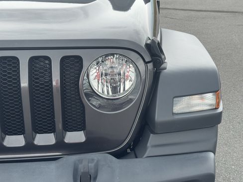 Used 2023 Jeep Wrangler Unlimited Sport AWD/4WD image 10