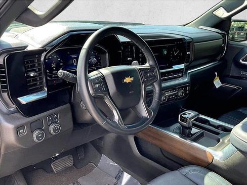 Certified 2024 Chevrolet Silverado 1500 High Country image 11