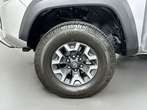 Certified 2023 Toyota Tacoma TRD Off-Road AWD/4WD image 29