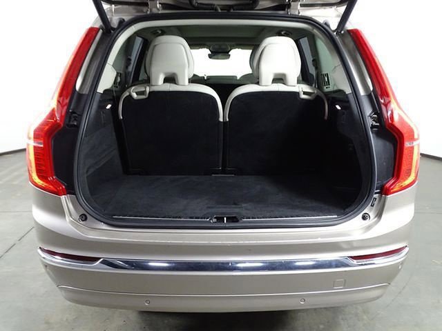 Used 2023 Volvo XC90 B6 Plus AWD/4WD image 17