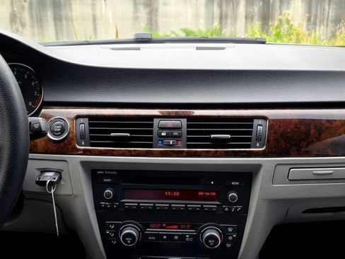 Used 2009 BMW 328i Convertible RWD image 24