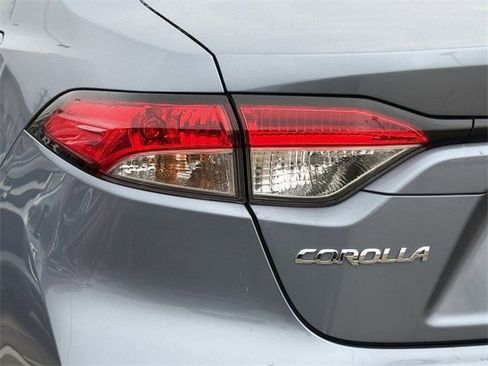 Used 2023 Toyota Corolla LE image 6