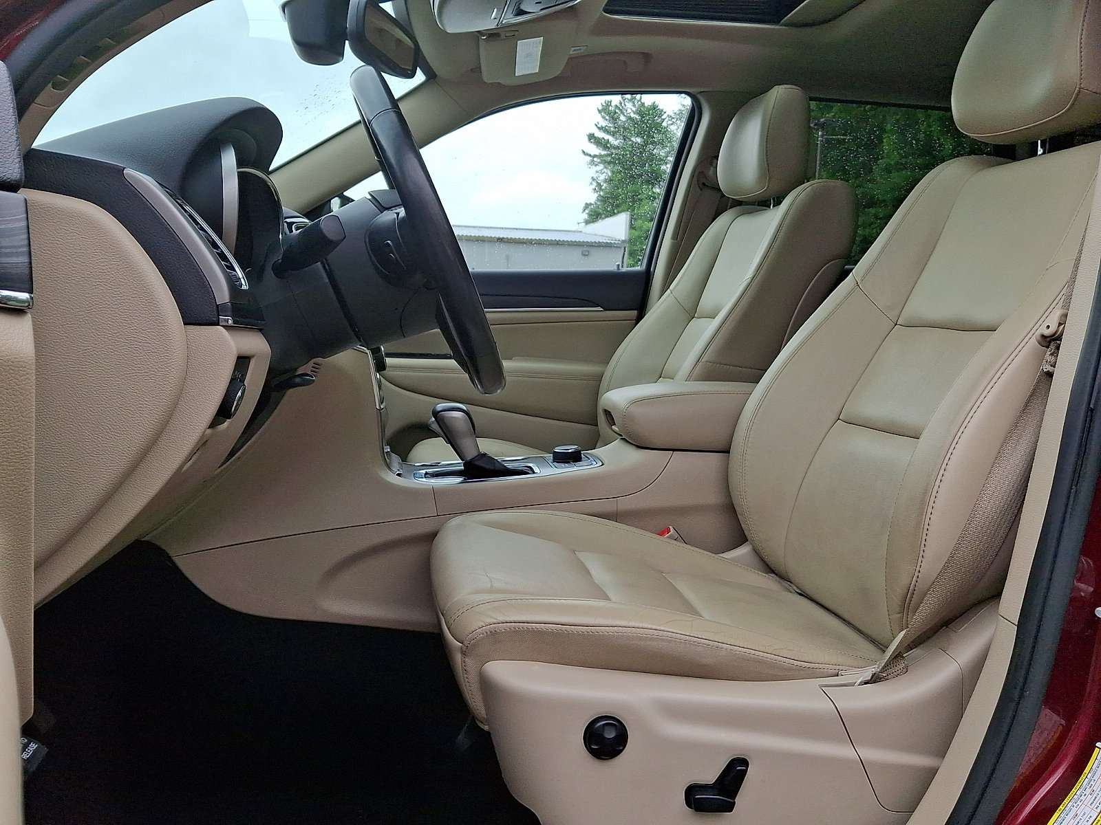 Used 2020 Jeep Grand Cherokee Limited AWD/4WD image 13