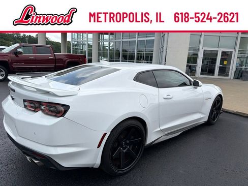 Used 2019 Chevrolet Camaro SS RWD image 4