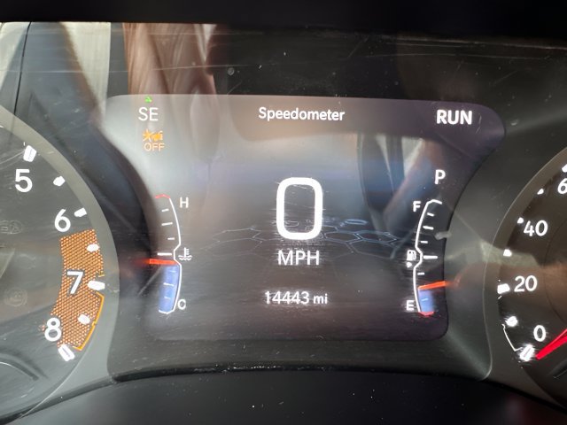 Certified 2025 Jeep Compass Limited w/ Mopar Graphics Package AWD/4WD image 14