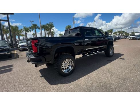 Used 2024 Chevrolet Silverado 2500 High Country w/ Technology Package AWD/4WD image 2