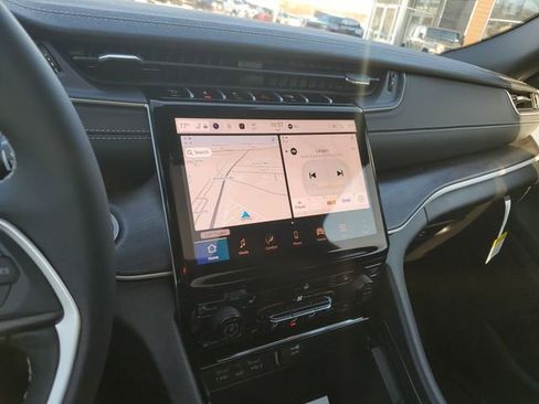 New 2025 Jeep Grand Cherokee L Limited image 11