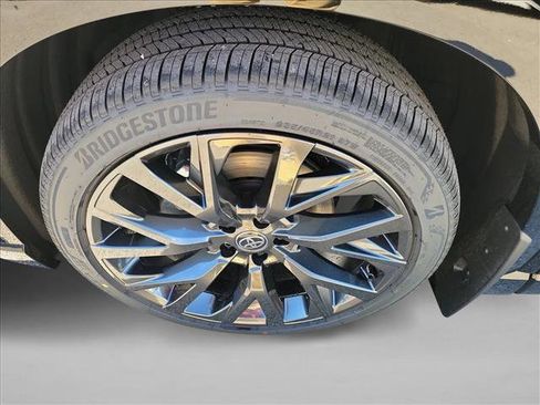 New 2026 Toyota Crown Signia image 9