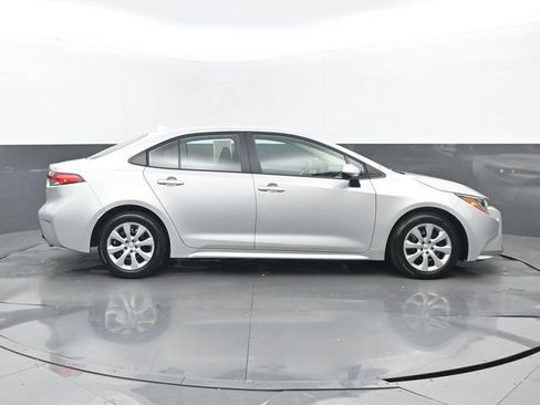 Used 2026 Toyota Corolla LE FWD image 2