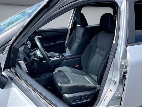 Certified 2024 Nissan Rogue SV image 21