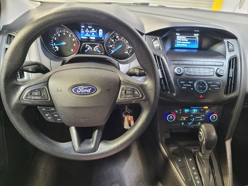 Used 2018 Ford Focus SE FWD image 22