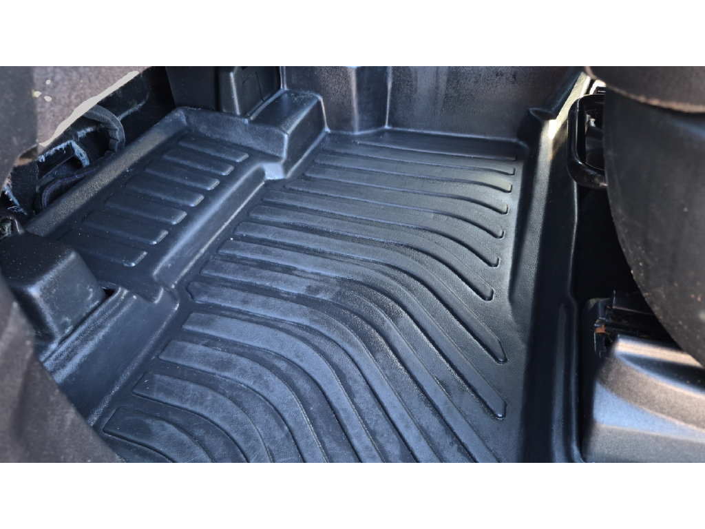 Used 2022 Ford Explorer ST-Line RWD image 24