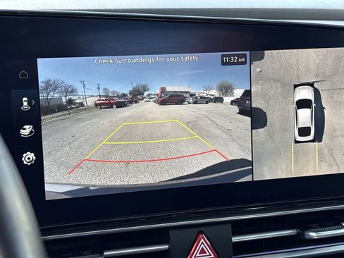 Used 2024 Hyundai Elantra Limited image 36