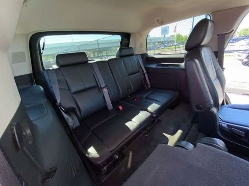 Used 2011 Chevrolet Tahoe LT w/ Luxury Package AWD/4WD image 2
