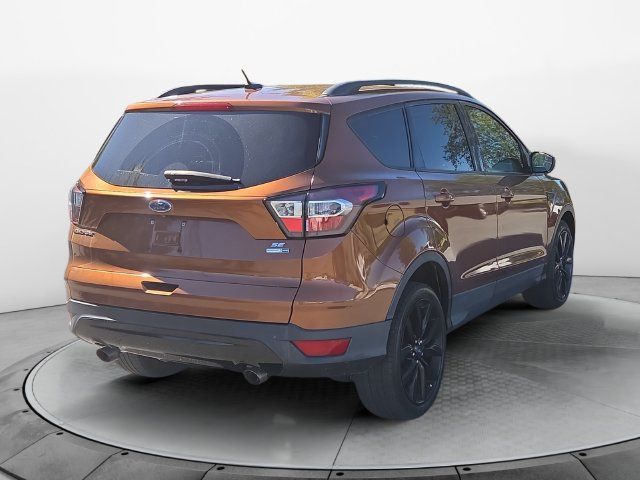 Used 2017 Ford Escape SE w/ SE Sport Appearance Package AWD/4WD image 5