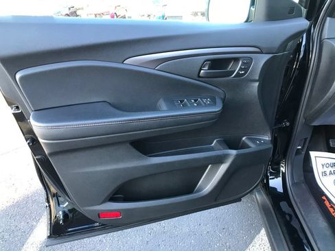 Used 2022 Honda Pilot TrailSport image 16