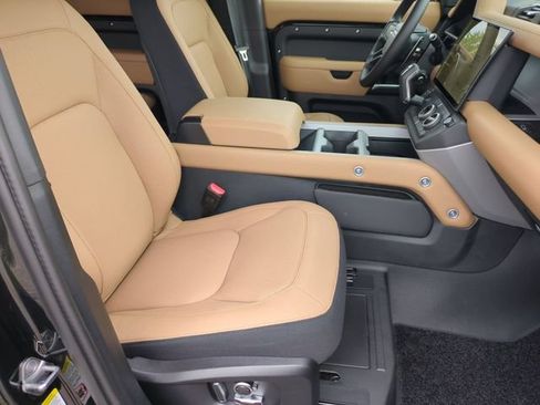 New 2026 Land Rover Defender 130 V8 AWD/4WD image 18
