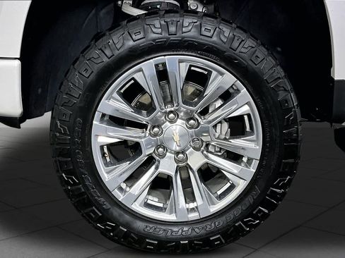 Certified 2024 Chevrolet Silverado 1500 High Country w/ Technology Package AWD/4WD image 11