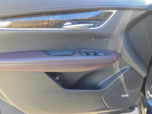 Used 2021 Cadillac XT6 Premium Luxury image 33