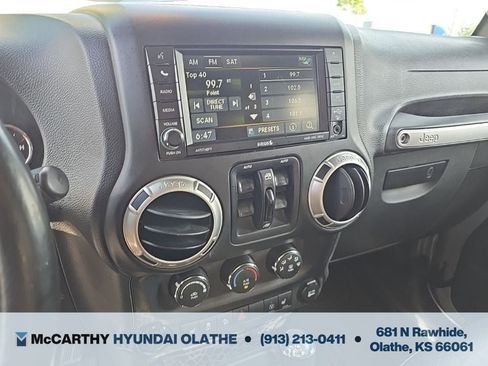 Used 2015 Jeep Wrangler Unlimited Sahara w/ Connectivity Group AWD/4WD image 7