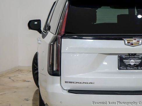 Used 2021 Cadillac Escalade ESV Sport w/ Driver Assist Tech Package AWD/4WD image 8