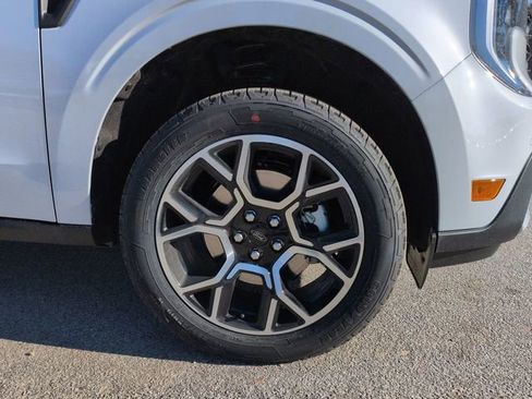 New 2026 Ford Maverick Lariat image 10