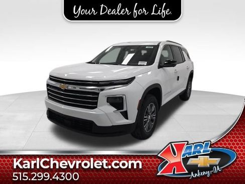 New 2026 Chevrolet Traverse LT image 1