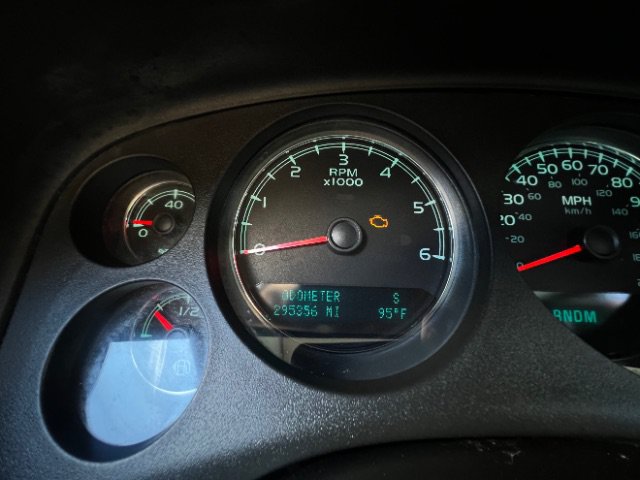 Used 2010 Chevrolet Suburban LT w/ Texas Edition RWD image 14
