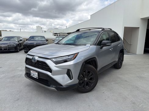 Used 2023 Toyota RAV4 XSE AWD/4WD image 3