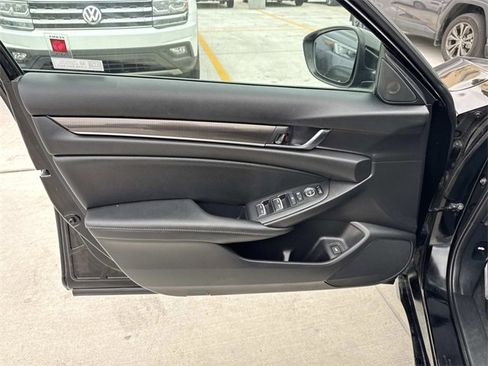 Used 2022 Honda Accord Sport image 19