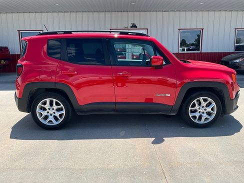 Used 2015 Jeep Renegade Latitude FWD image 1
