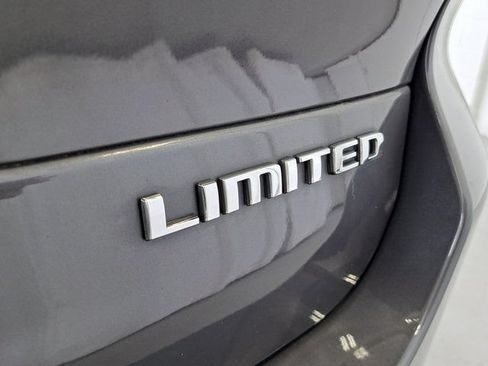 Used 2022 Jeep Grand Cherokee L Limited AWD/4WD image 31