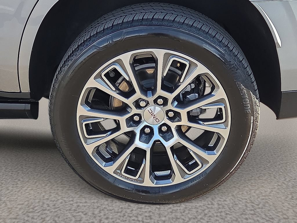 Used 2026 GMC Yukon Denali w/ Sun & Power Step Package AWD/4WD image 8