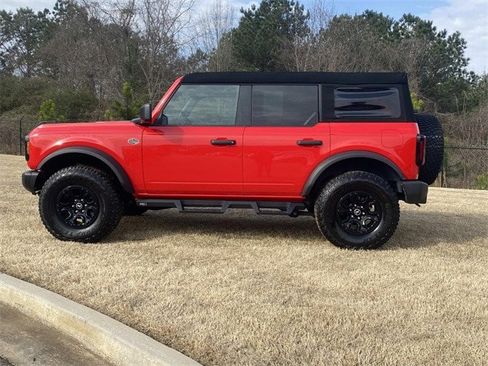 Used 2023 Ford Bronco Wildtrak image 42