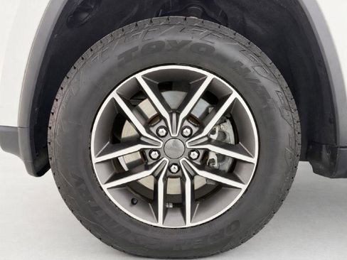 Used 2021 Jeep Grand Cherokee Limited image 32