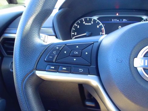 Used 2024 Nissan Altima 2.5 SV image 15