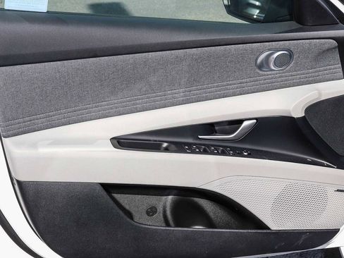 New 2026 Hyundai Elantra Limited image 24