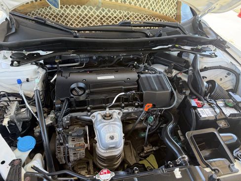 Used 2017 Honda Accord Sport image 15
