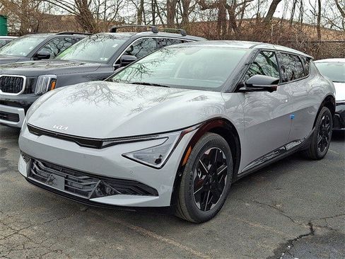 New 2025 Kia EV6 Wind image 3