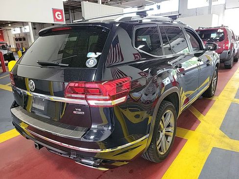 Used 2019 Volkswagen Atlas SE w/ Towing Package image 2