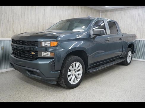 Used 2020 Chevrolet Silverado 1500 Custom w/ Custom Value Package image 4