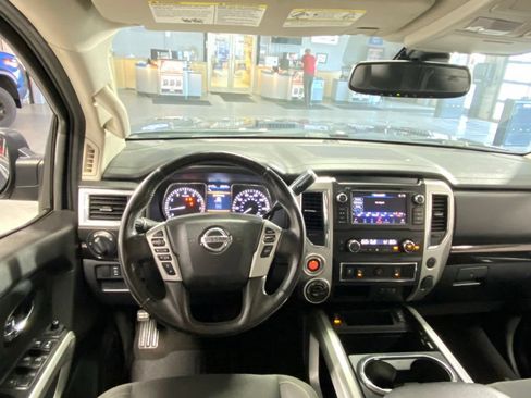 Used 2019 Nissan Titan SV w/ SV Convenience Package AWD/4WD image 29