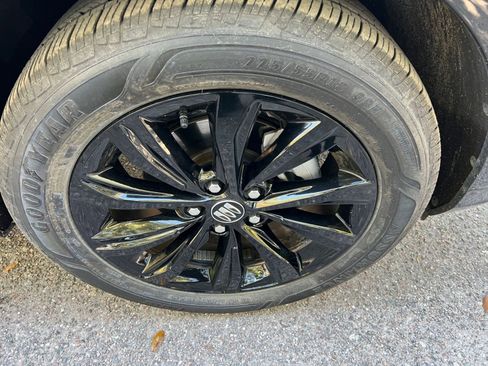 Used 2025 Buick Envista Sport Touring image 23