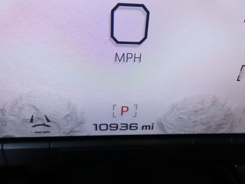 Used 2024 GMC Hummer EV 2X w/ Extreme Off-Road Package image 18