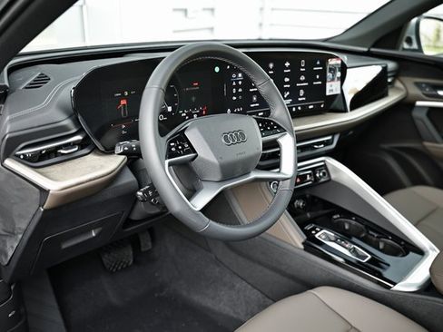 New 2025 Audi Q5 Premium image 17