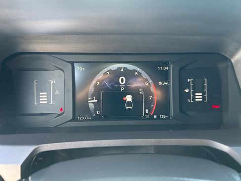 Used 2025 Toyota Tacoma SR5 AWD/4WD image 17