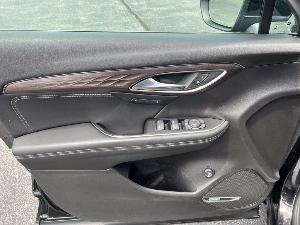 Used 2023 Buick Envision Avenir FWD image 6